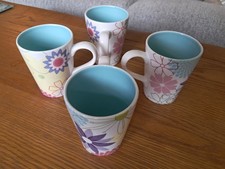 Portmeirion CRAZY DAISY x 4 Teacups / Mugs - 3-1/2" Tall - Perfect