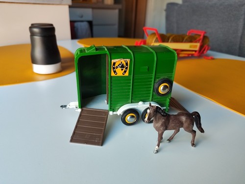 Britains ltd green horsebox - britains,