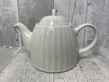 Rayware  White Teapot Ribbed