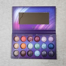 BH Cosmetics Galaxy Chic 18