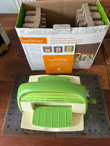 Cricut cuttlebug die - cricut, cutting