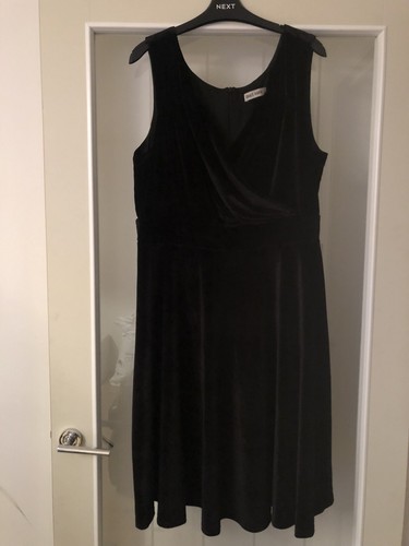 Bnwt ladies black faux velvet - black,