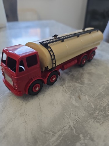 Dinky toys atlas editions - atlas,