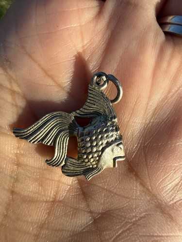 Vintage silver goldfish charm - silver,