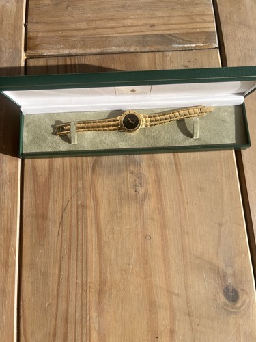 Gucci women s gold - 11/12, women’s