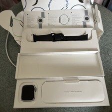 Apple Watch SE GPS 40mm Starlight Aluminium Case with Black Sport Band