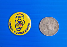 VINTAGE GOLDEN WONDER CRISPS BADGE- 2.5cm   1960s/1970s By Gaunt Birmingham
