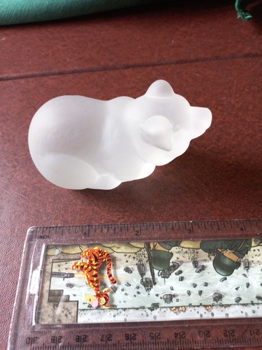 Frosted glass pig inch abd - frosted,