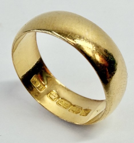 22ct yellow gold wedding band - gold,
