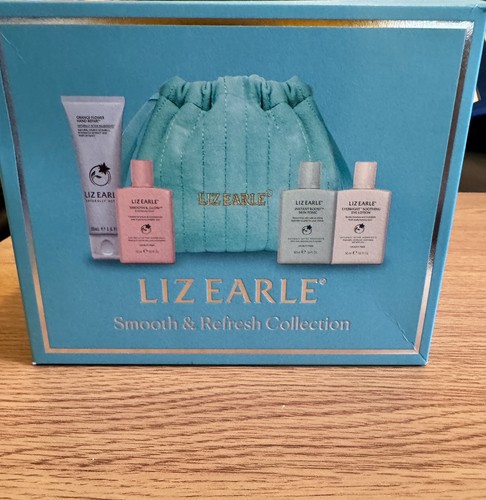 Liz earle smooth refresh - earle,