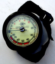 Vintage Heavy Beuchat Divers Depth Gauge Air or Pressure Gauge.