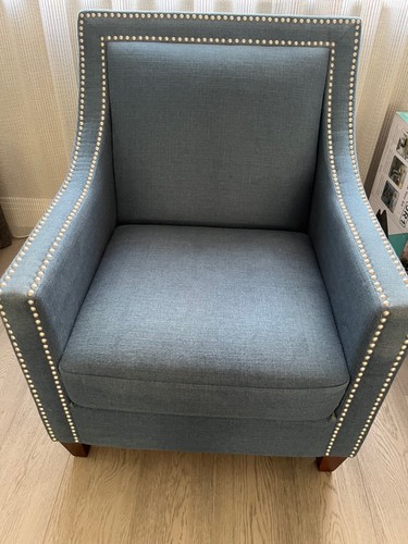 Accent chairs