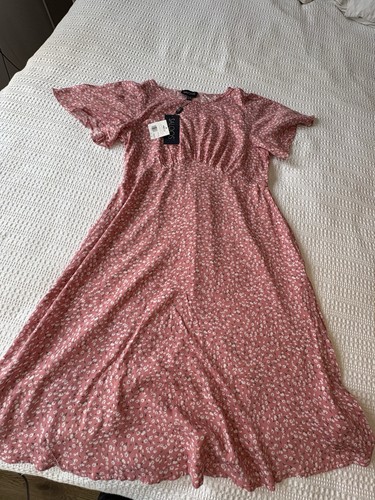 Bnwt saloos pink floral - floral, midi