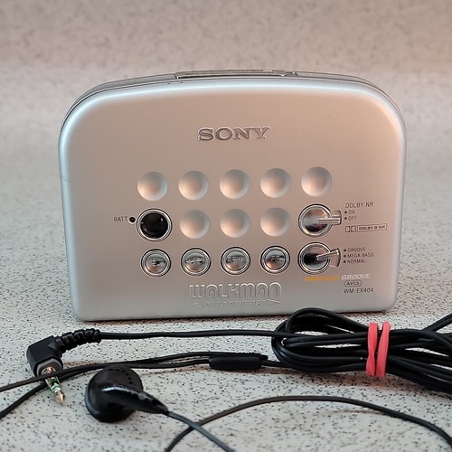 Very clean faulty sony walkman - very,