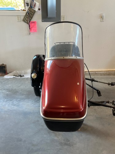 1982 562 velorex side car - 562,