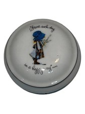 HOLLY HOBBY Porcelain Round