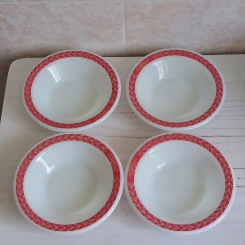 Pyrex red laurel leaf bowl - bowl, x4