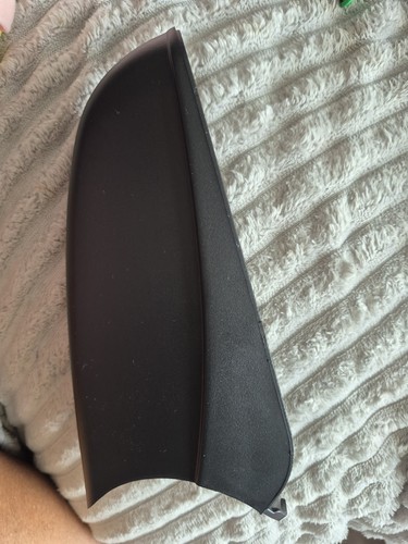 Left hand side wing - side,