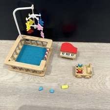 Sylvanian Baby Toys bundle Push along walker blocks piano vintage play pen (16)