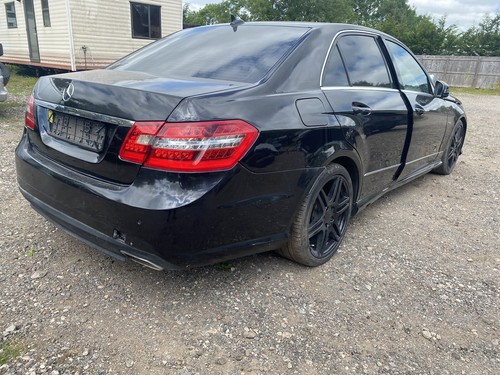 Mercedes class door saloon - mercedes,