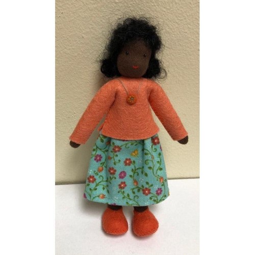 Felt mother with dark skin - felt,