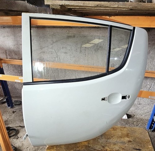 2010 mitsubishi l200 door left - l200,