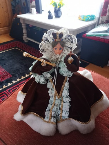 Vintage doll beautiful royal - beautiful,