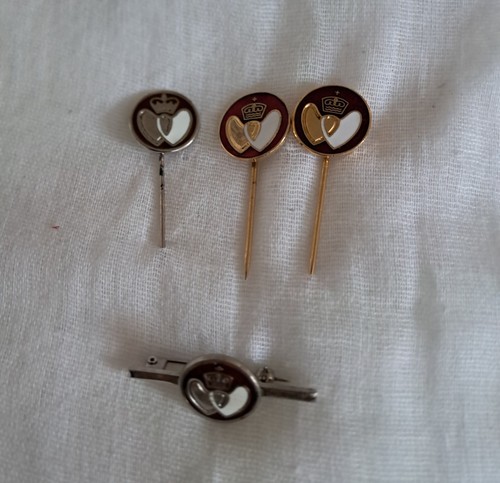 Blood donor pins 4 - x,