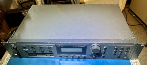 Esi digital sampler - e-mu,