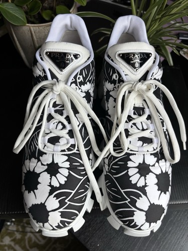 Authentic prada piuma st - authentic,