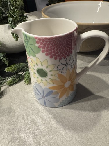 Portmeirion crazy daisy jug - daisy,