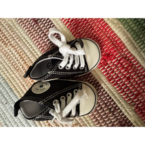Hightop sneakers crib - hightop,