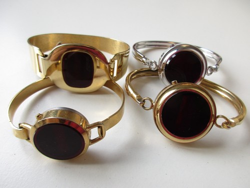 Four woman red led - four, 1970's