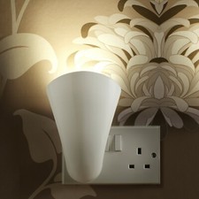 Auraglow Plugin GU10 Spotlight Uplighter Wall Wash Light UK Plug Socket Lamp