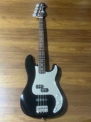 Squier precision bass black - squier,