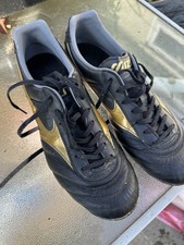 MIZUNO Mens Black & Gold