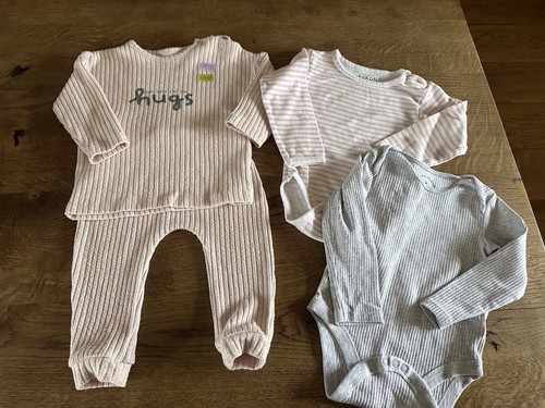 Baby girl clothes - clothes, hugs