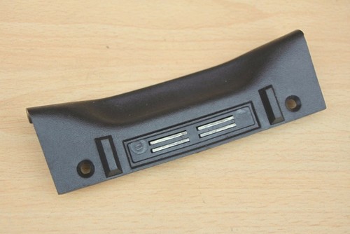 Magnetic catch for centre - magnetic,