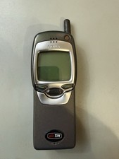 Vintage Nokia 8110 “Banana Phone” – Classic Retro Mobile Cell Phone