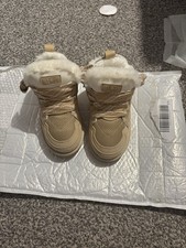 UGG Shoe/Boot