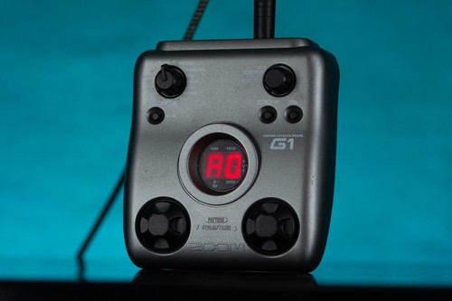 Zoom guitar effects - zoom,