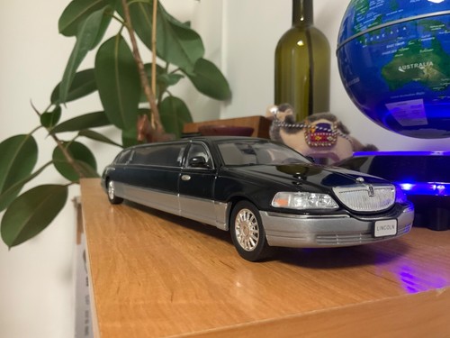 Diecast 2003 lincoln - diecast, town