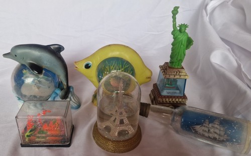 Snow storm globe vintage - snow,
