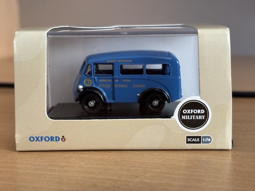 Oxford military morris van - military,