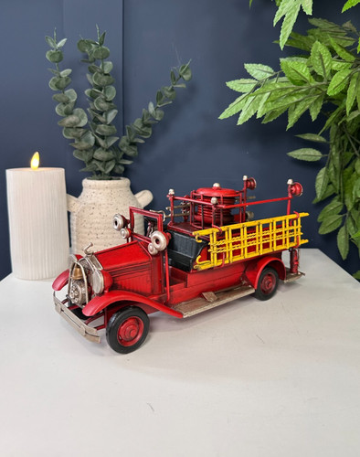 Vintage style red tin - red,