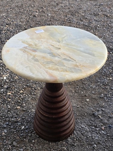 Ivory onyx ribbed cone - onyx,