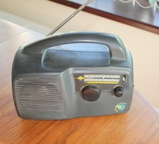 BAYLIS free-play wind up radio