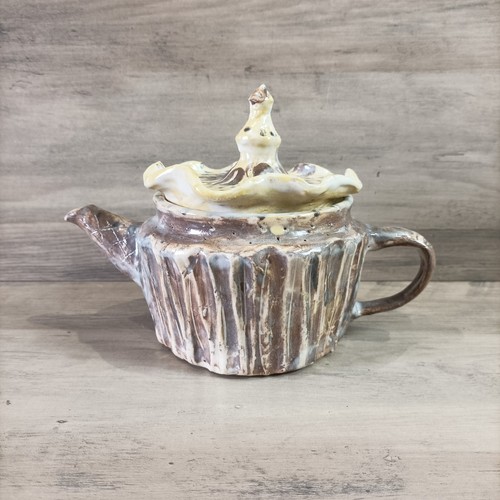 This decorative ceramic - this,