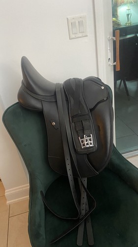 Wintec 500 dressage saddle
