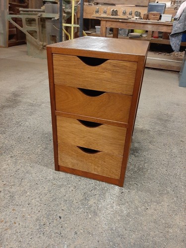 Very nice retro small chest - very,